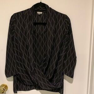 Pretty, flowy Sioni surplice top in navy/gray. ? Likely polyester. Sz S. EUC.